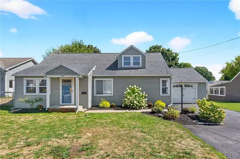 306 Hyland Dr, Salina, NY 13212