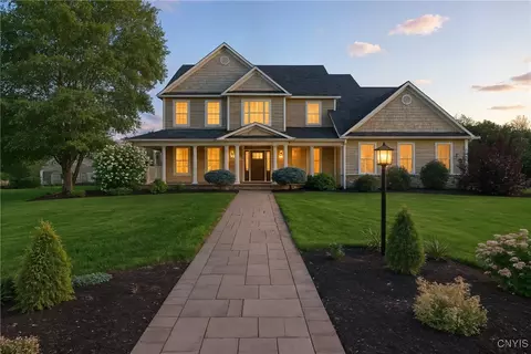 4336 Chickadee Cir, Onondaga, NY 13215