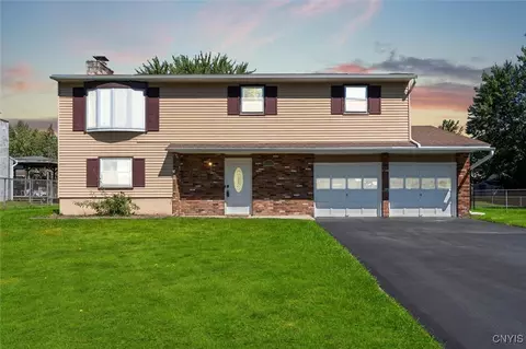 8050 Evesborough Dr, Clay, NY 13041