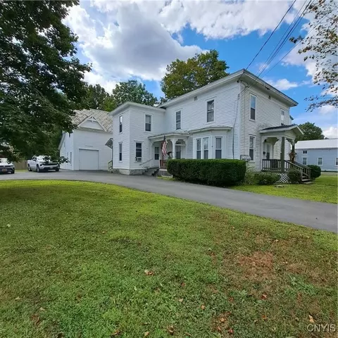 18 Oswego St, Camden, NY 13316