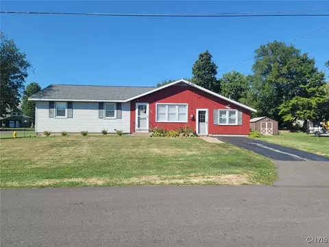 5423 Omara Dr, Brewerton, NY 13029