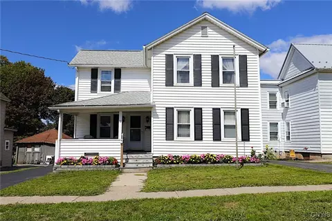 69 Lansing St, Auburn, NY 13021