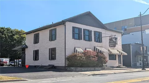 30 Utica St, Hamilton, NY 13346
