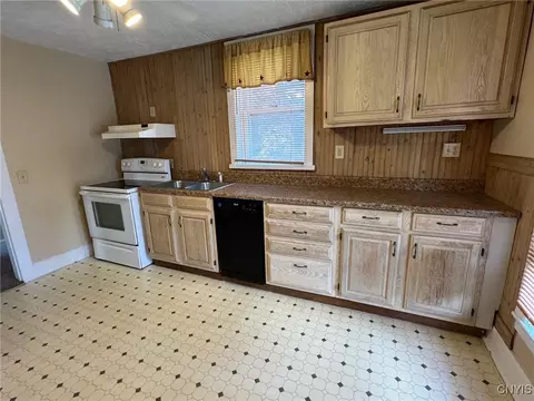 Kitchen - 9 Castle St, Oneida, NY 13421 photo 4 of 4