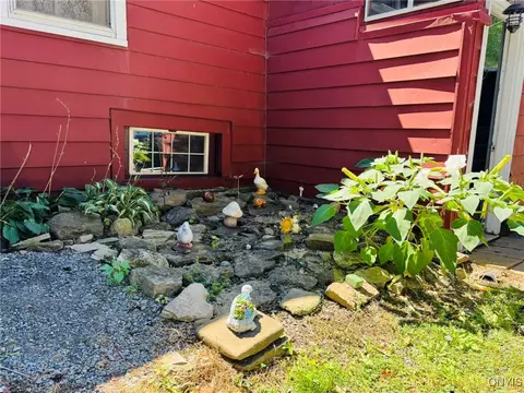 Exterior - 9 Castle St, Oneida, NY 13421 photo 5 of 8