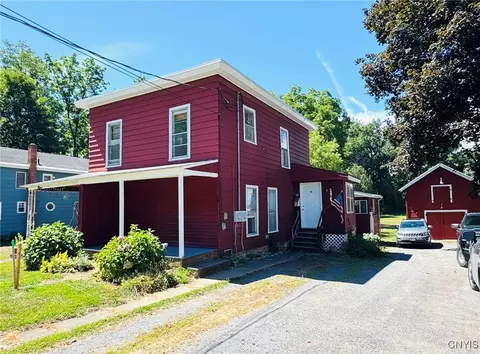 9 Castle St, Oneida, NY 13421
