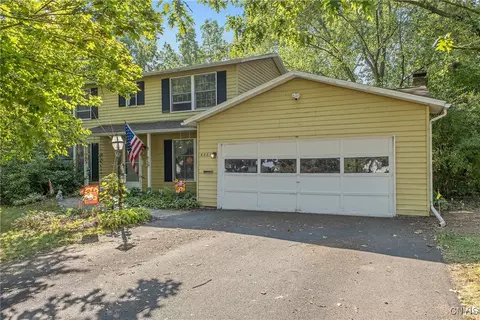 6867 Thomas Dr, Salina, NY 13088