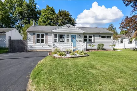 302 Everingham Rd, Onondaga, NY 13205