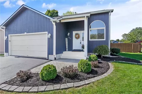 3219 Holly Rdg, Lysander, NY 13027