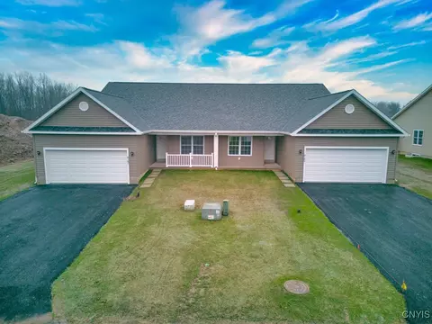8195 Rachel Ct, Bayberry, NY 13090