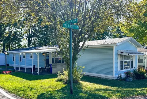 12 Village Vw, New Hartford, NY 13413