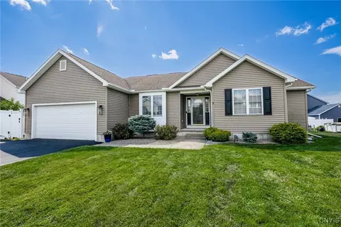 3 Crown Ln, Whitestown, NY 13492