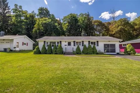 112 Oakridge Dr, Geddes, NY 13209