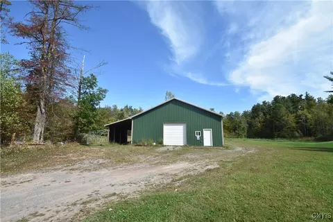 1710 Schoolheimer Rd, Oneida, NY 13032