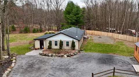 247 Kenyon Rd, Mexico, NY 13114