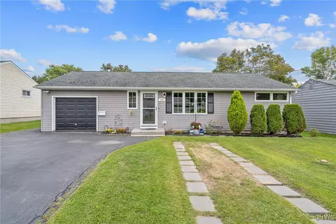 117 Marian Dr, Salina, NY 13211