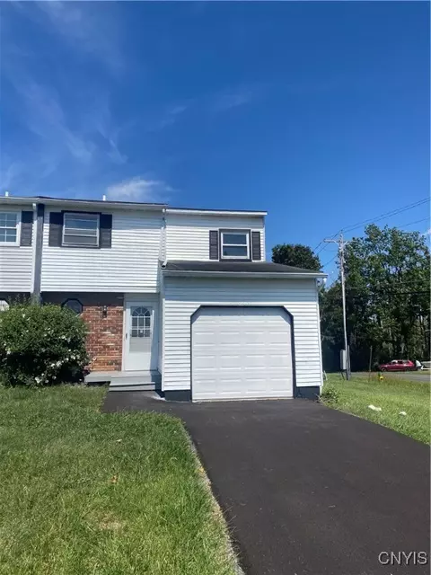 8050 Lucas Dr #B, Clay, NY 13041