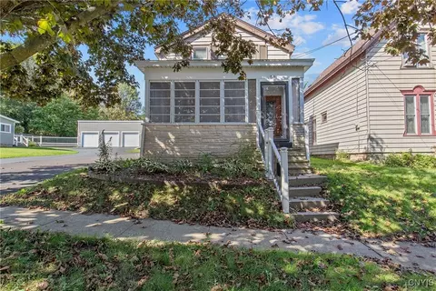 54 Murray St, Oswego, NY 13126