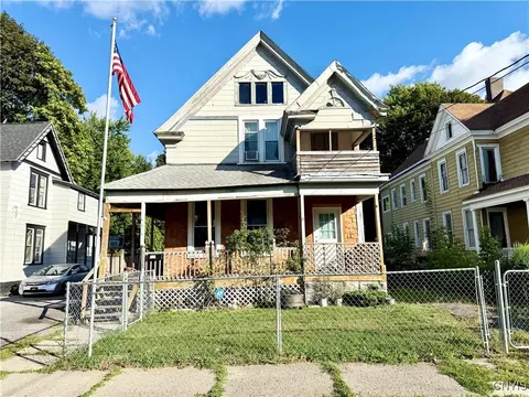 207 Sabine St, Syracuse, NY 13204