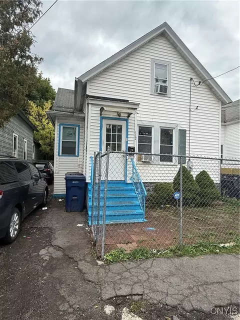 117 Lawrence St, Syracuse, NY 13208