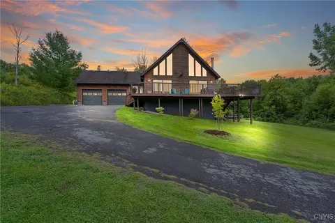 5660 Sentinel Heights Rd, Onondaga, NY 13078