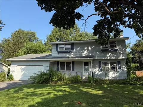 63 Bayberry Cir, Liverpool, NY 13090