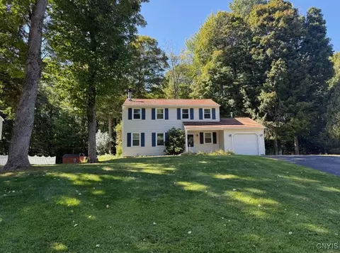 5 Ironwood Dr, Schroeppel, NY 13132