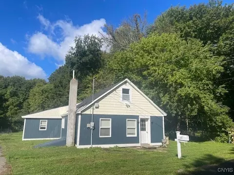 11 Hickory Grove Rd, Granby, NY 13069