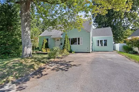 6 Grover St, East Syracuse, NY 13057