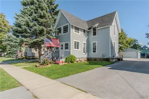 527 Theresa St, Clayton, NY 13624