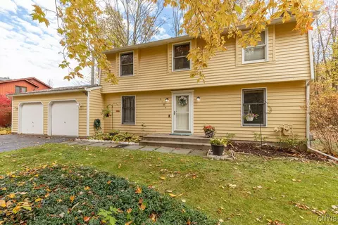 3195 Fields End Dr, Lysander, NY 13027