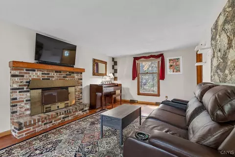 3195 Fields End Dr, Lysander, NY 13027 photo 4