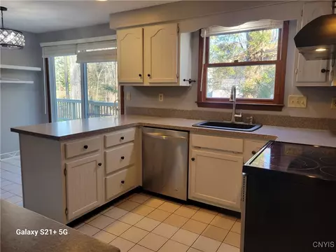 3195 Fields End Dr, Lysander, NY 13027 photo 10