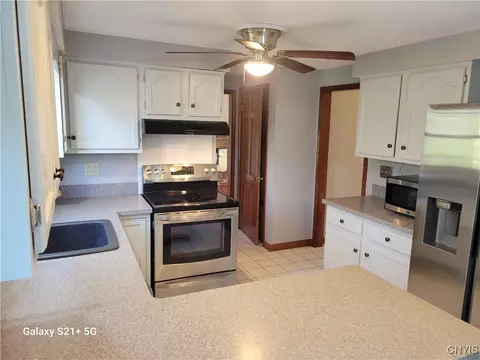 3195 Fields End Dr, Lysander, NY 13027 photo 9