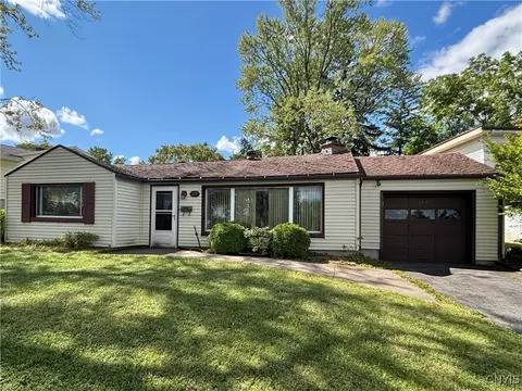 109 Terrace Cir, Syracuse, NY 13214