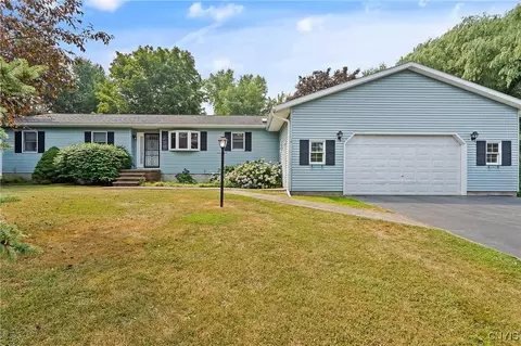 22 Kennedy Dr, Scriba, NY 13126