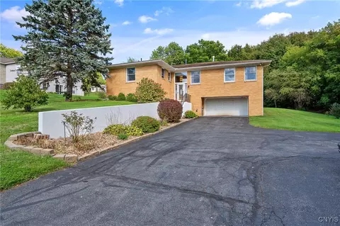 6654 E Sorrell Hill Rd, Van Buren, NY 13164