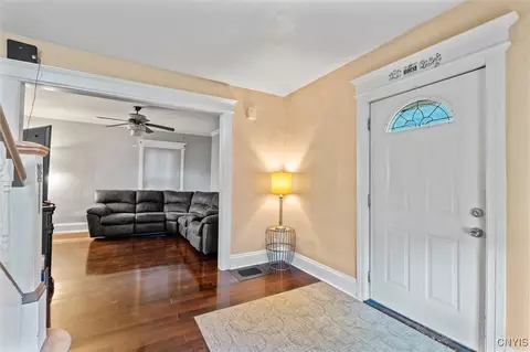 Entry Way - 712 Summit Ave, Syracuse, NY 13207 photo 1 of 6