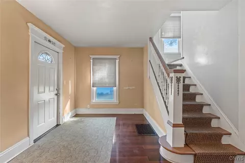Entry Way - 712 Summit Ave, Syracuse, NY 13207 photo 2 of 6