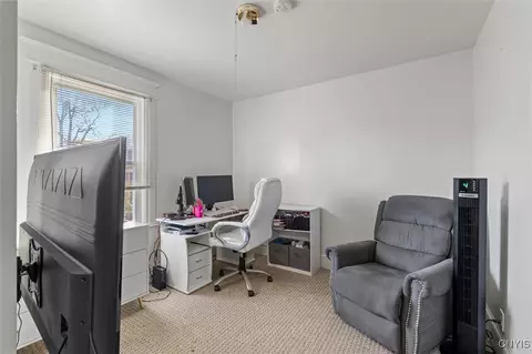 Bedroom - 712 Summit Ave, Syracuse, NY 13207 photo 6 of 8