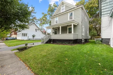 Exterior - 712 Summit Ave, Syracuse, NY 13207 photo 1 of 10