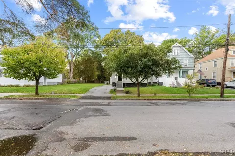 Exterior - 712 Summit Ave, Syracuse, NY 13207 photo 5 of 10