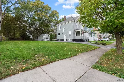 Exterior - 712 Summit Ave, Syracuse, NY 13207 photo 6 of 10