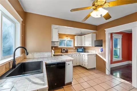 Kitchen - 712 Summit Ave, Syracuse, NY 13207 photo 3 of 3