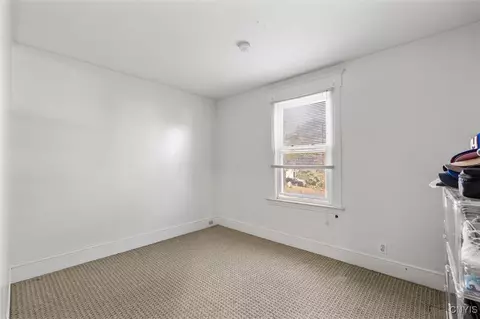 Bedroom - 712 Summit Ave, Syracuse, NY 13207 photo 3 of 8
