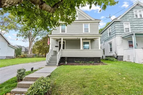 Exterior - 712 Summit Ave, Syracuse, NY 13207 photo 2 of 10