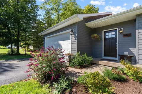 4811 Manor Hill Dr, Onondaga, NY 13215