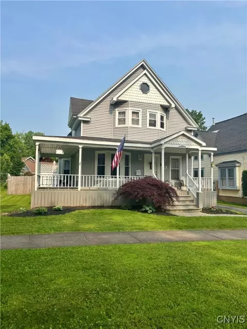 805 Tulip St, Salina, NY 13088