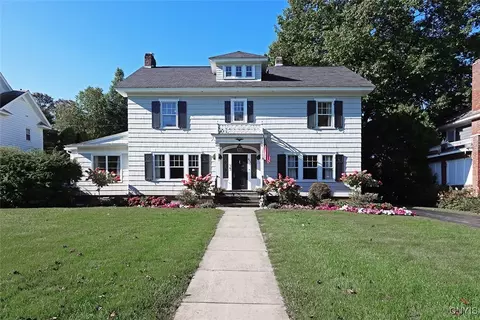 403 Sedgwick Dr, Syracuse, NY 13203