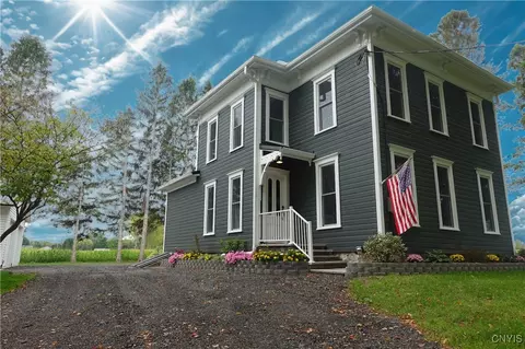 261 Merrit Rd, Granby, NY 13069
